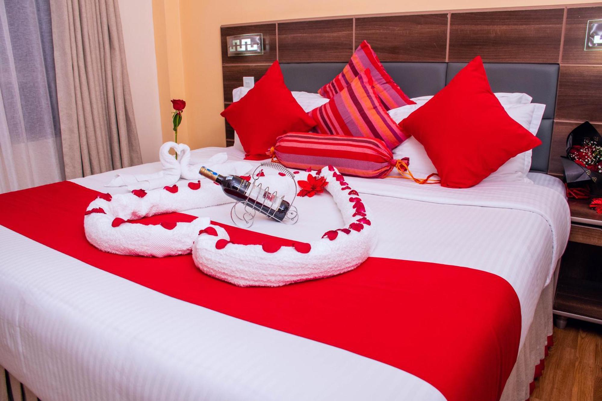 Buraha Zenoni Hotel And Resort Накуру Экстерьер фото
