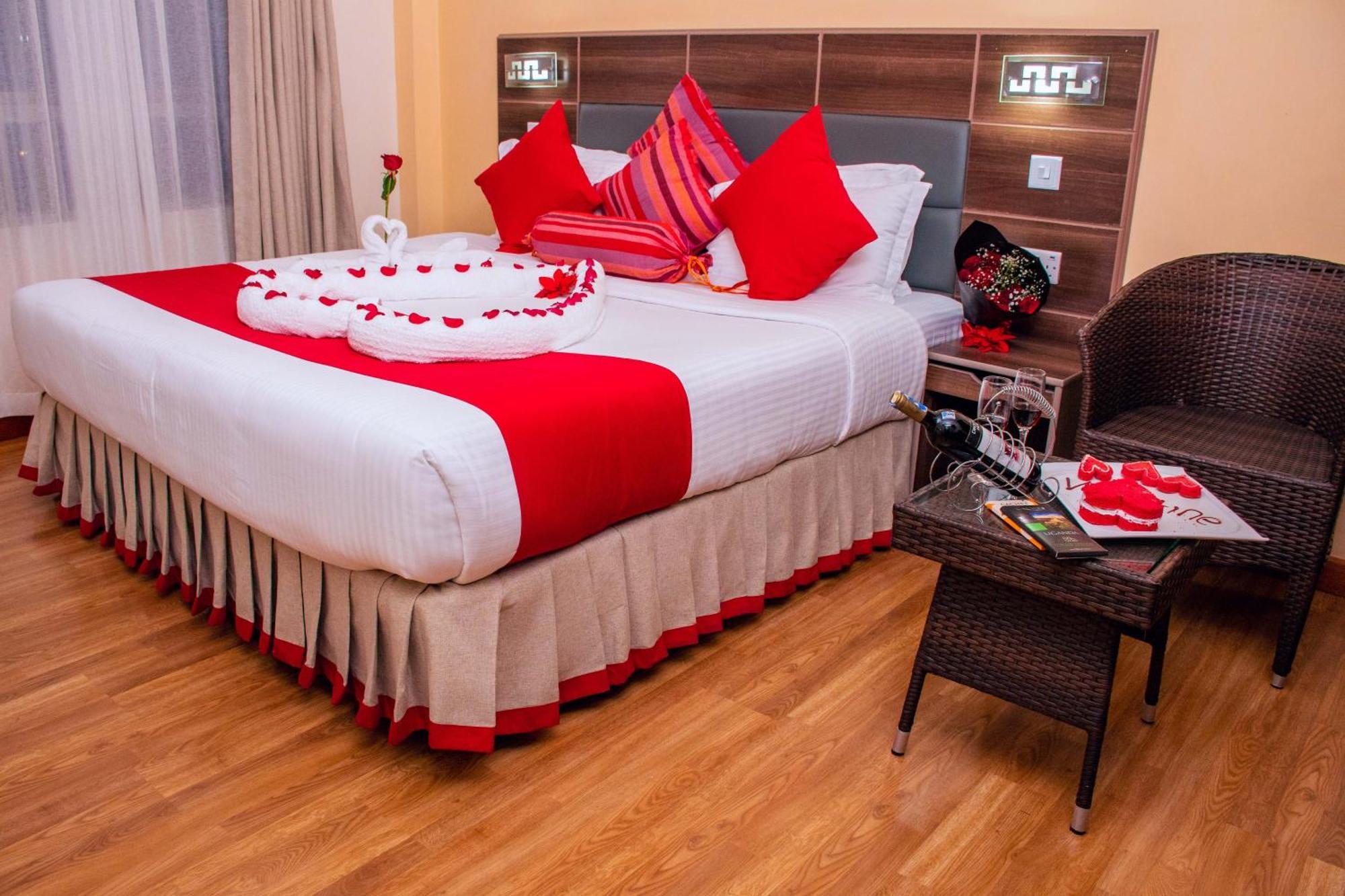 Buraha Zenoni Hotel And Resort Накуру Экстерьер фото