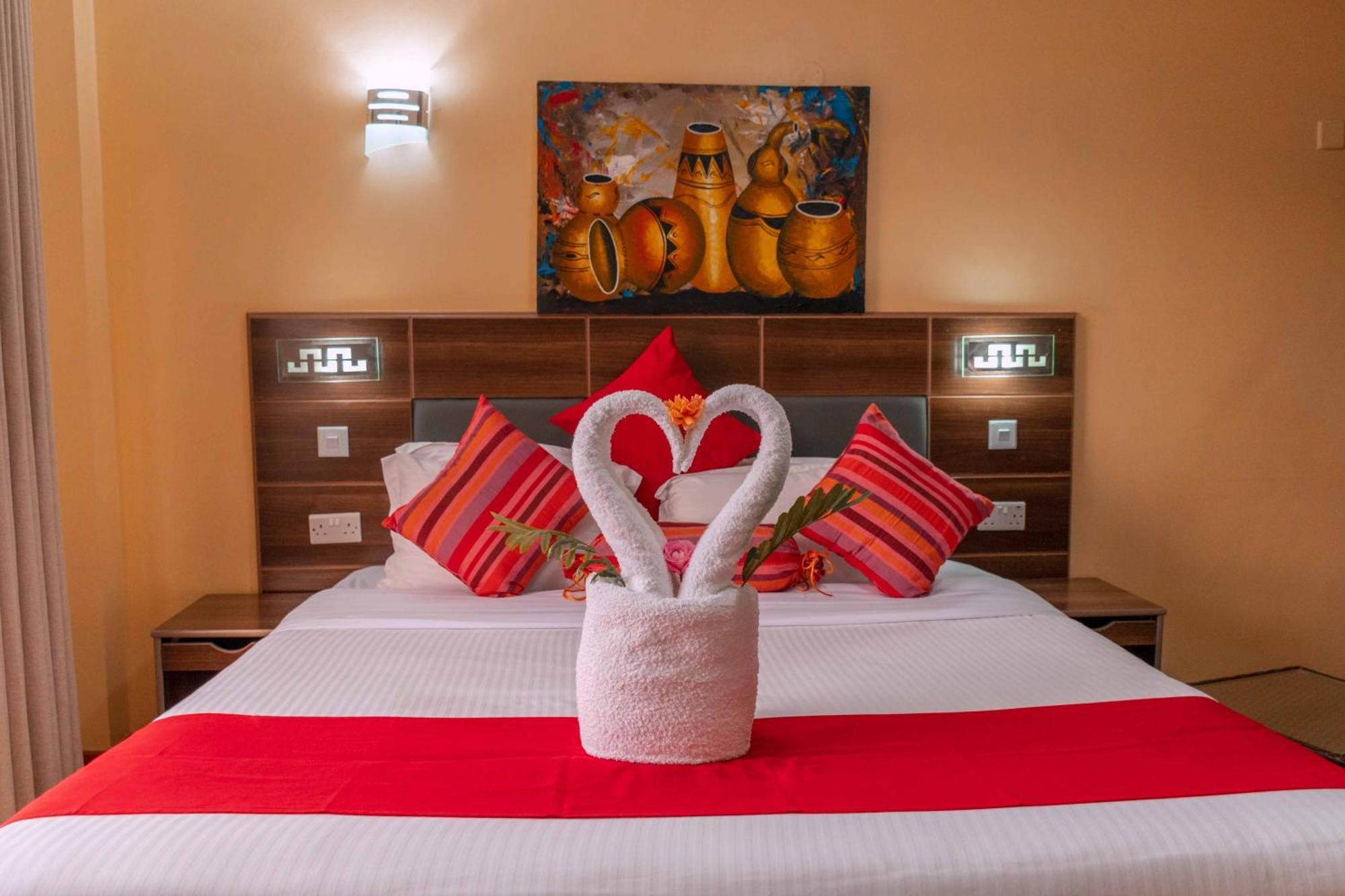 Buraha Zenoni Hotel And Resort Накуру Экстерьер фото