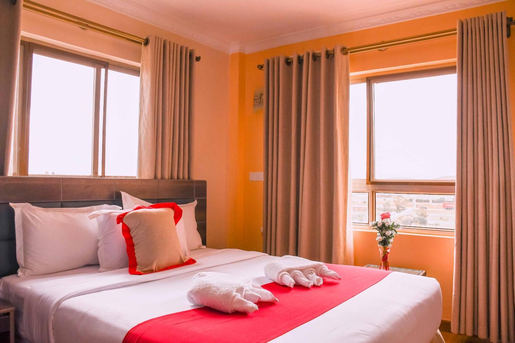 Buraha Zenoni Hotel And Resort Накуру Экстерьер фото