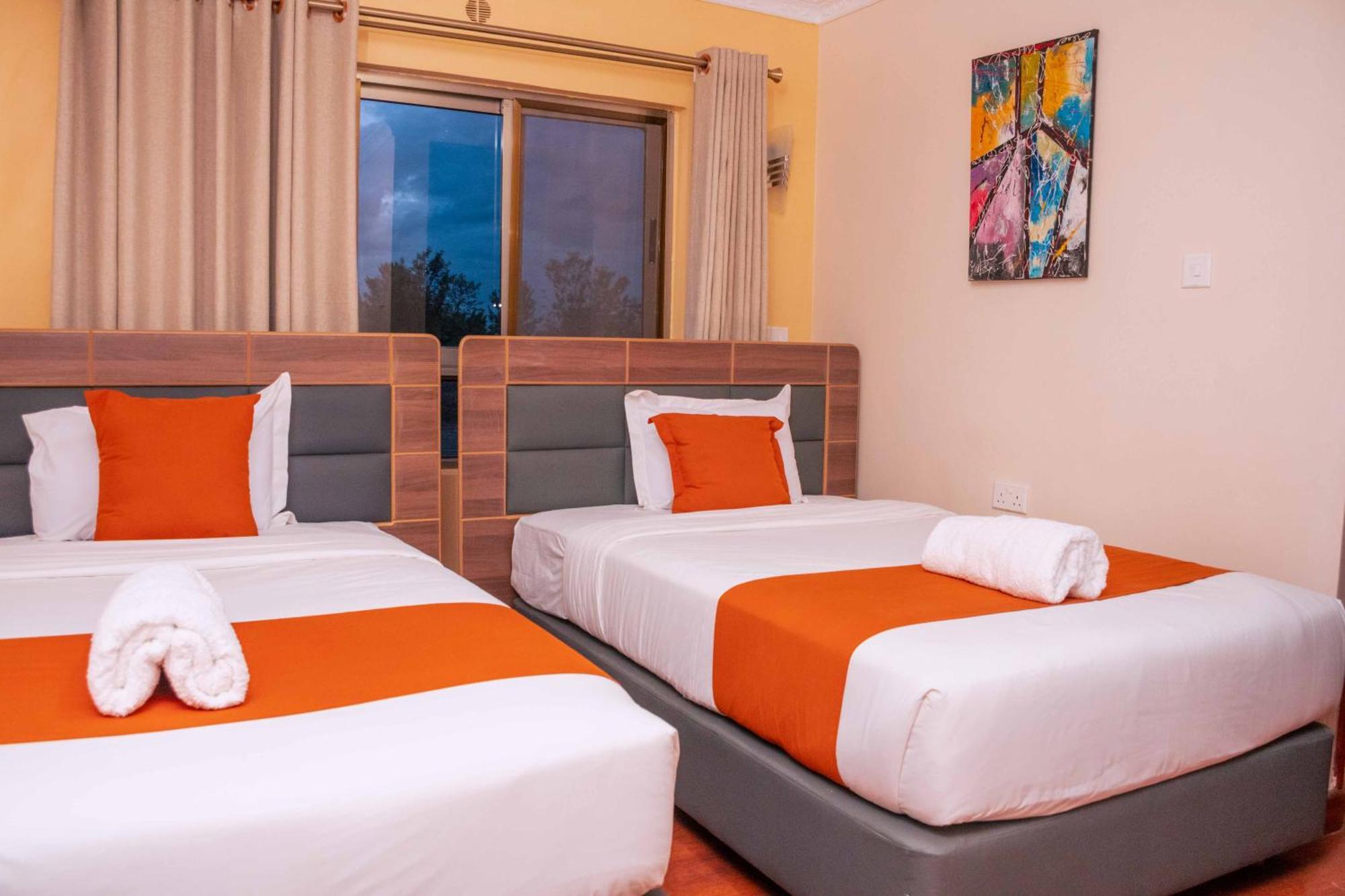 Buraha Zenoni Hotel And Resort Накуру Экстерьер фото