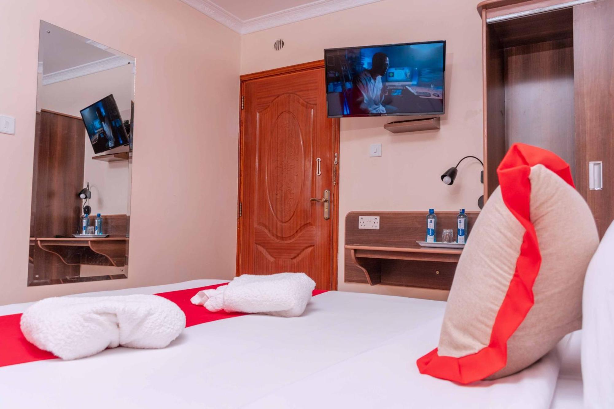 Buraha Zenoni Hotel And Resort Накуру Экстерьер фото