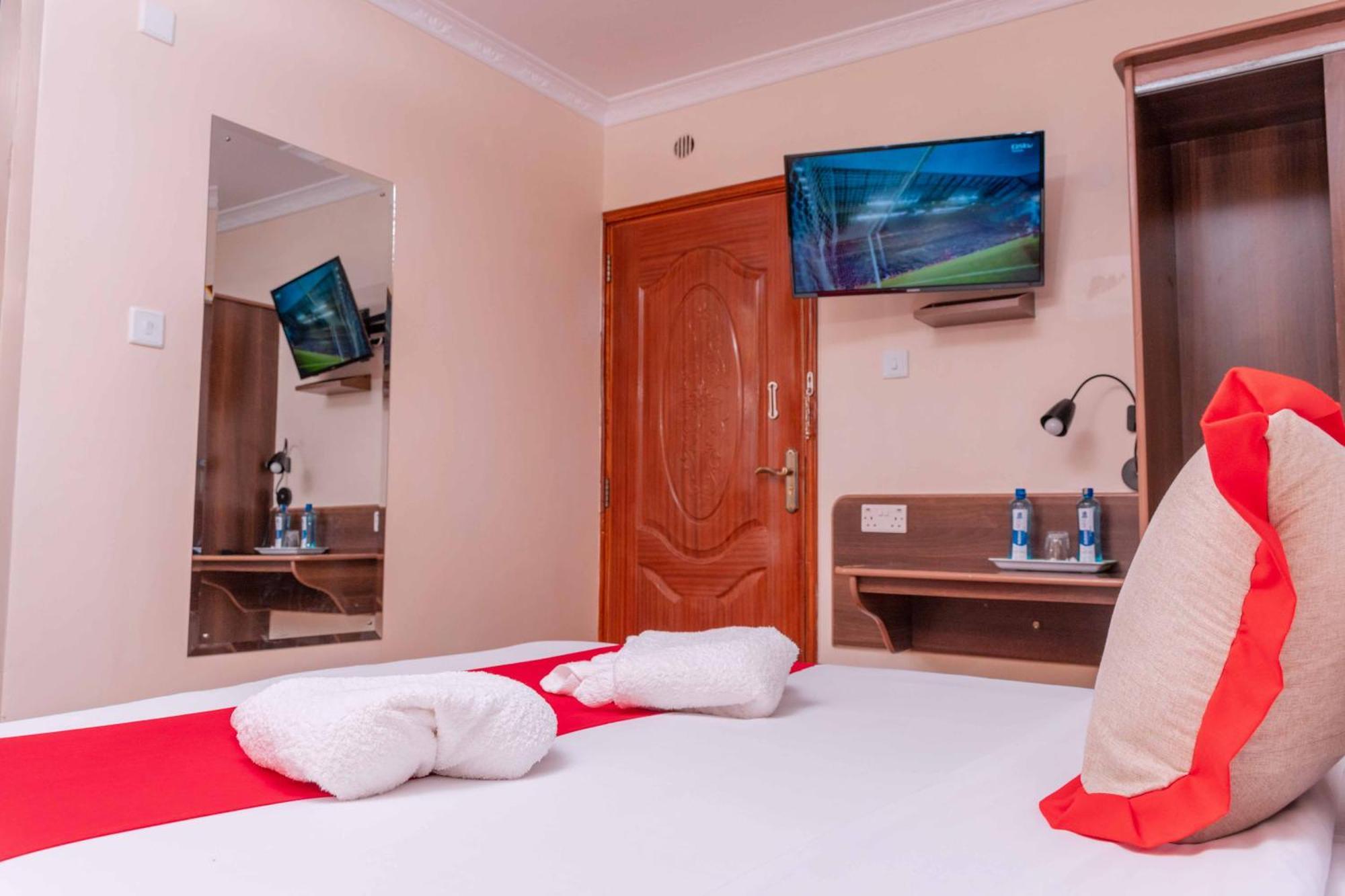 Buraha Zenoni Hotel And Resort Накуру Экстерьер фото