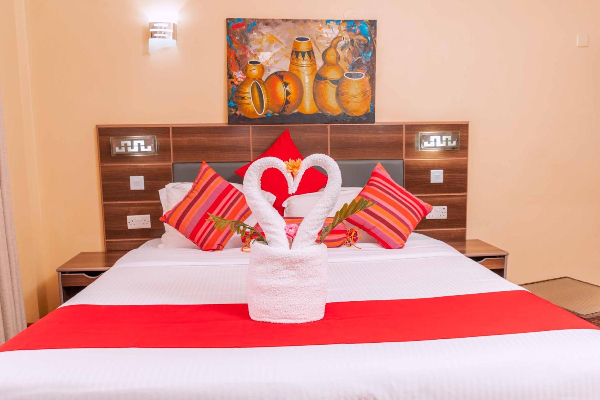 Buraha Zenoni Hotel And Resort Накуру Экстерьер фото