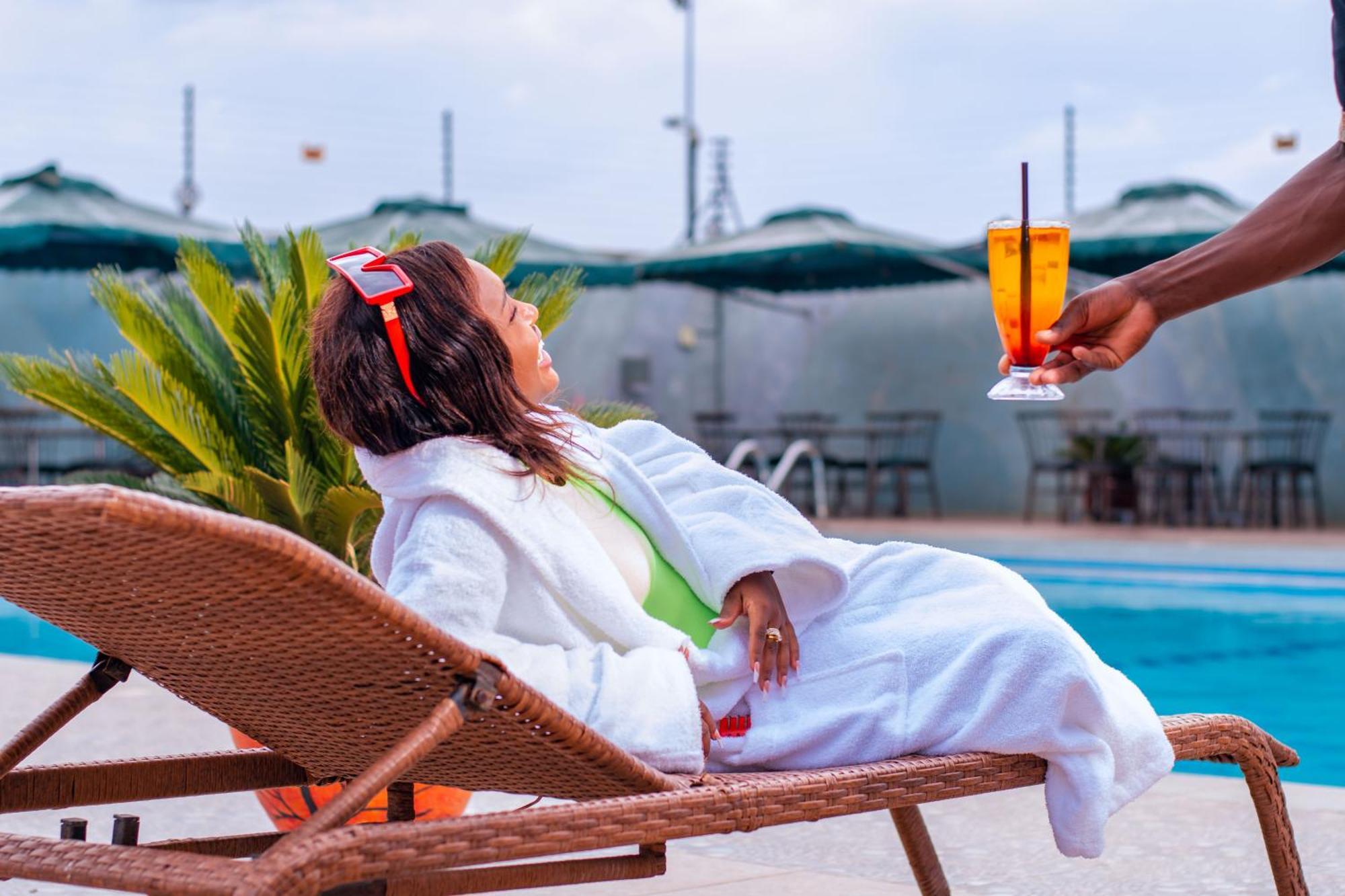 Buraha Zenoni Hotel And Resort Накуру Экстерьер фото